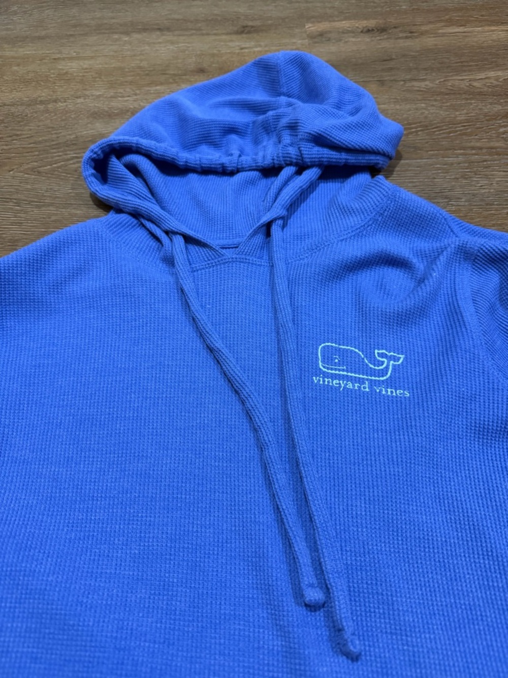 Vineyard Vines Women's Waffle Knit Thermal Whale Hoodie - Picture 7 of 8
